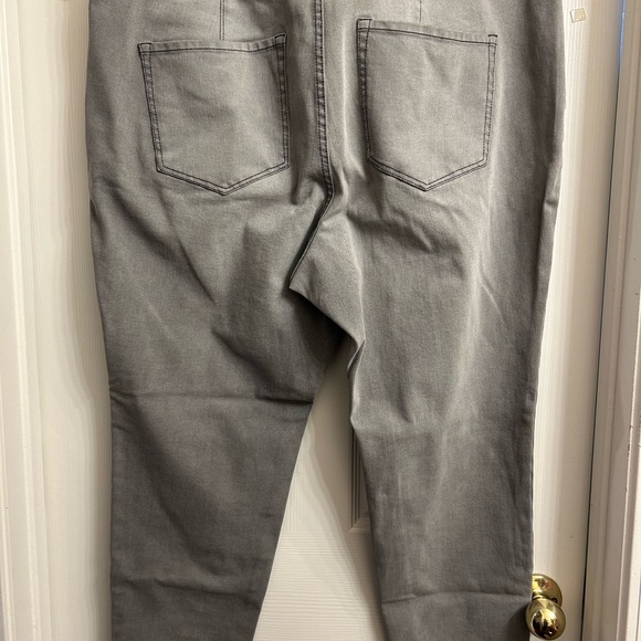 LANE BRYANT Jeans NWOT - Picture 2 of 3